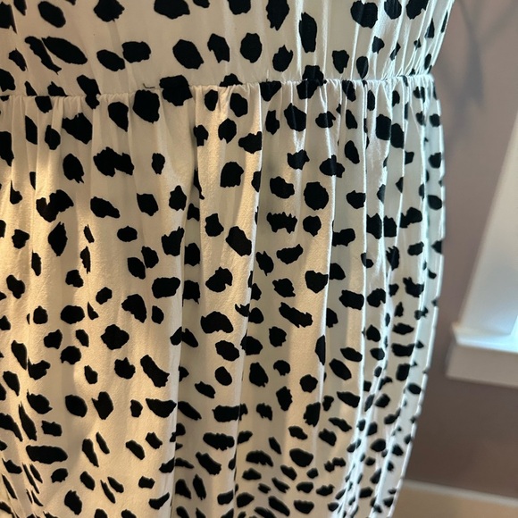 Kirundo Medium Floral Embroidered Black and White Dress - Picture 6 of 9